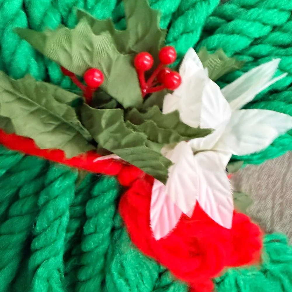 Vintage Macrame Christmas Tree Wall Hanging Green Rope Wooden Beads 28 Inch